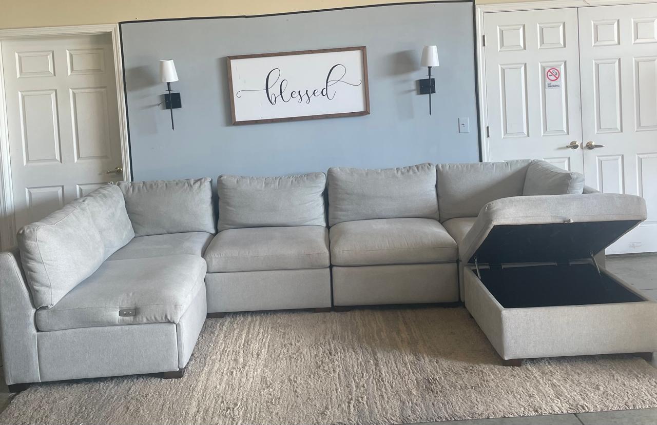 Thomasville Rockford 6-piece Fabric Modular Sectional with 2 Power Footrests