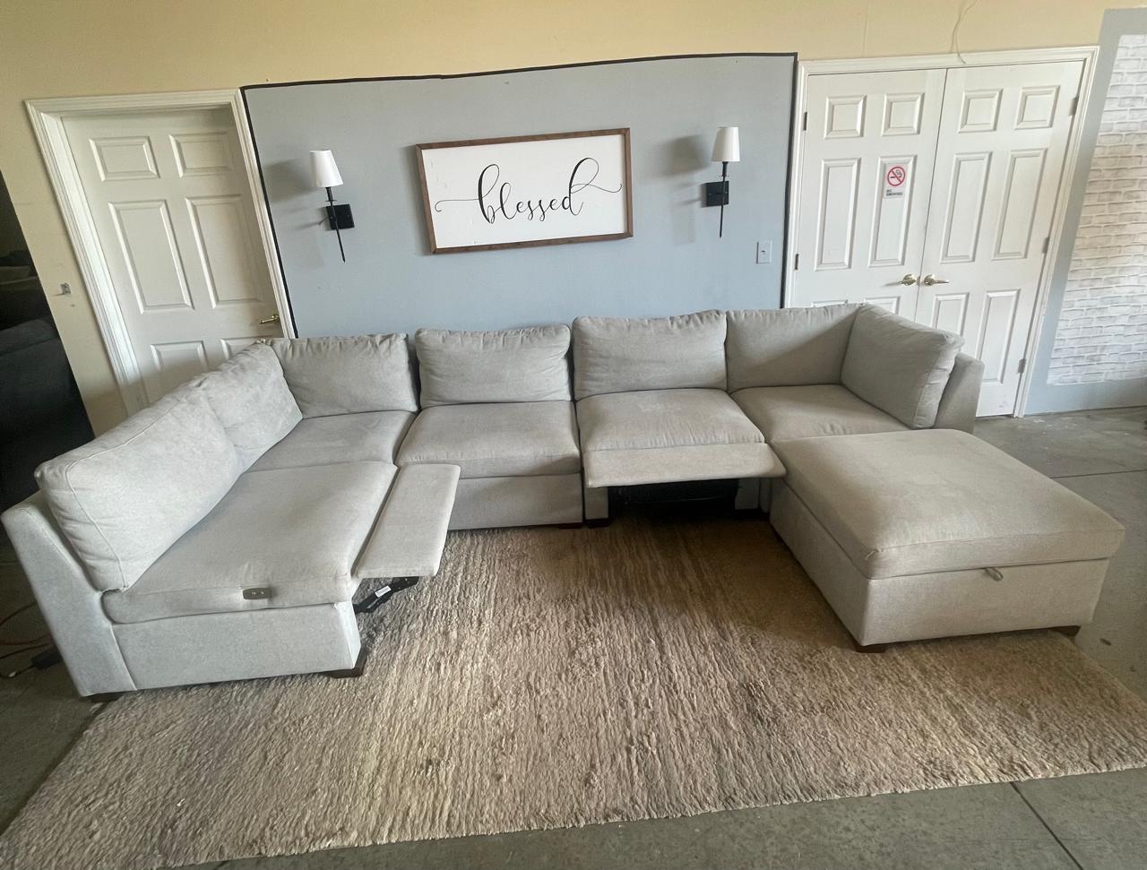 Thomasville Rockford 6-piece Fabric Modular Sectional with 2 Power Footrests