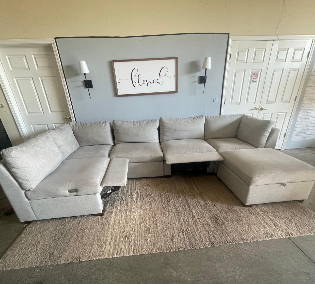 Thomasville Rockford 6-piece Fabric Modular Sectional with 2 Power Footrests