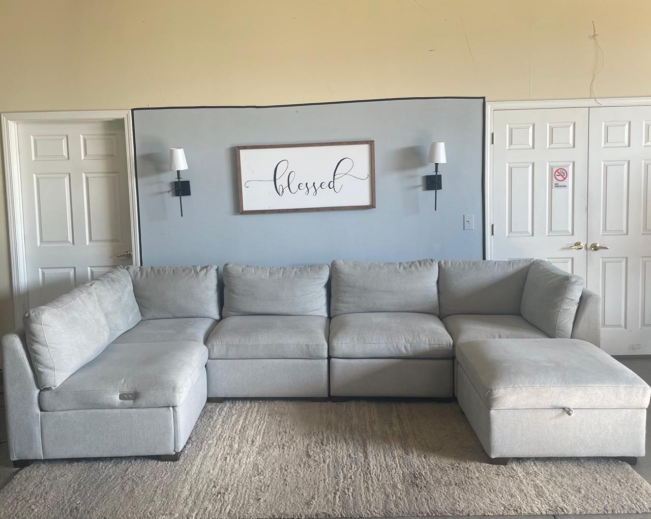 Thomasville Rockford 6-piece Fabric Modular Sectional with 2 Power Footrests