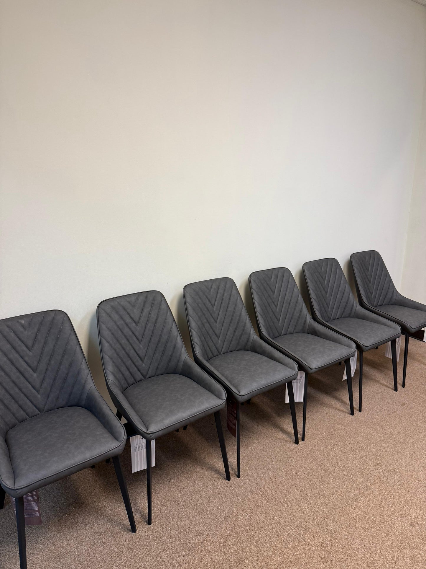 Leyra chair